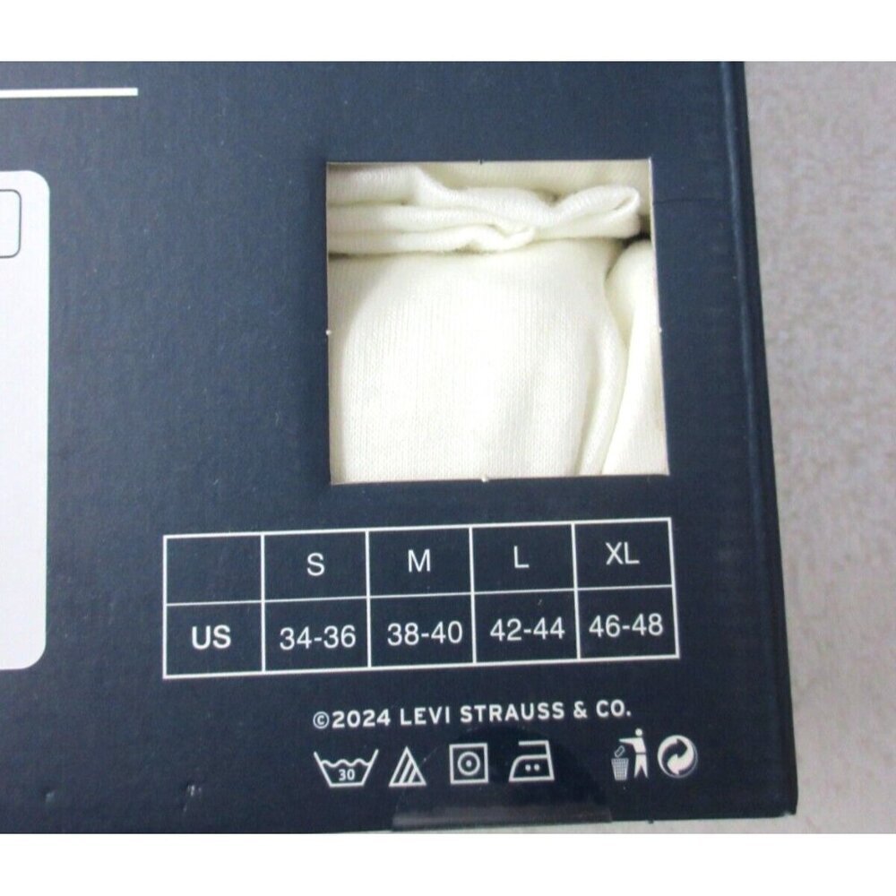 Levi's Men's V-Neck Premium Cotton Classic 3 Pack Tee shirts White NIB - Picture 5 of 5